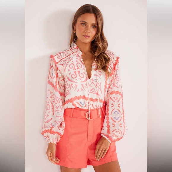 MINKPINK Tops - MINKPINK NWT Lolani Smocked Long Sleeve Blouse Size Medium